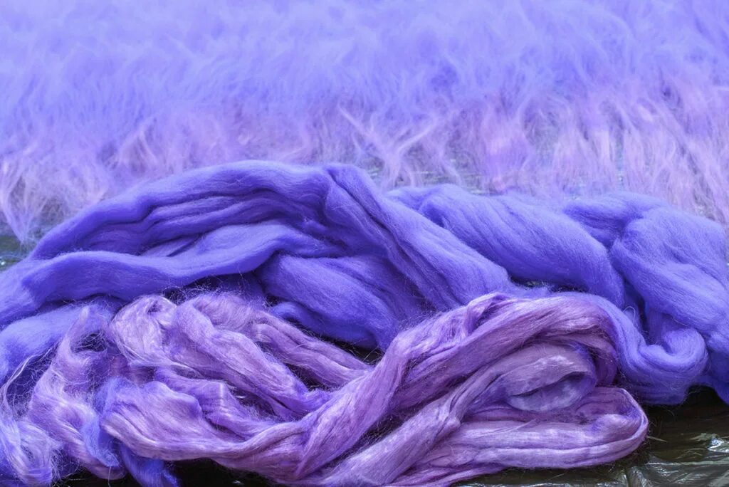 Crystal Violet Dye. Сиреневая шерсть. Фиолетово зеленая шерсть.