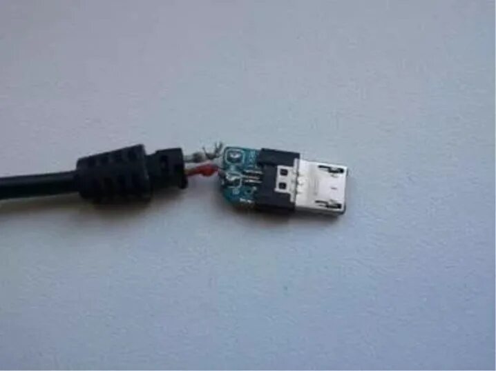 Как припаять микро. USB разъемы для наушников самсунг. Штекер микро USB пайка проводов. Припаять микро USB для зарядки. USB разъем для гарнитуры паять.