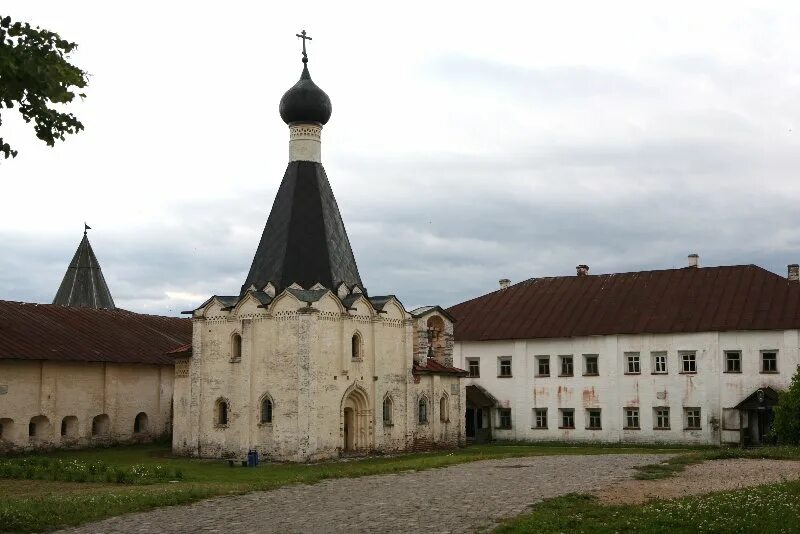 Белозерский монастырь святые