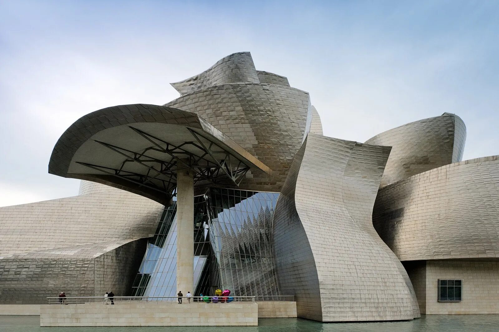 Архитектура неомодернизма. Интернациональный стиль модернизм в архитектуре. Здания в современном стиле. Морис кюло архитектура. Ричард мейер общественные здания.