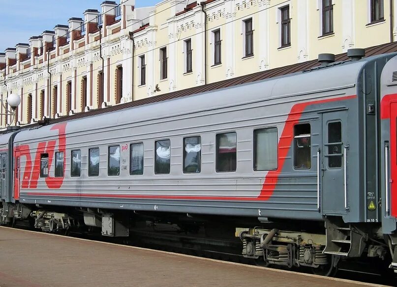 Поезд спб курск. Железнодорожный пассажирский вагон РЖД. Пассажирские вагоны ТВЗ. Вагоны ТВЗ В Украине. Вагон пассажирский 61-4193.