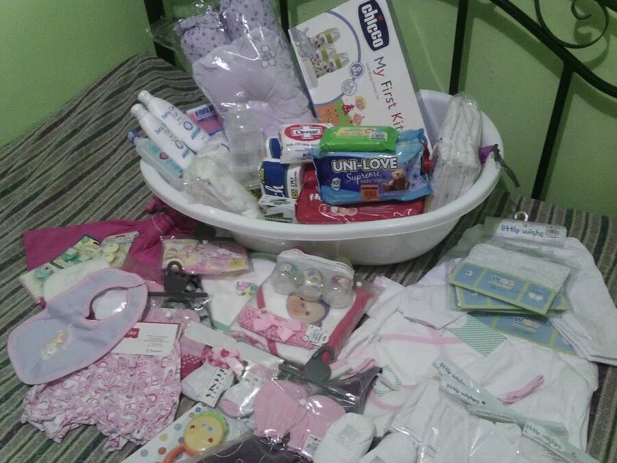 Вещи для новорожденного. Нужные вещи для новорожденного. Необходимые вещи для новорожденных. Первые необходимые вещи для новорожденного.