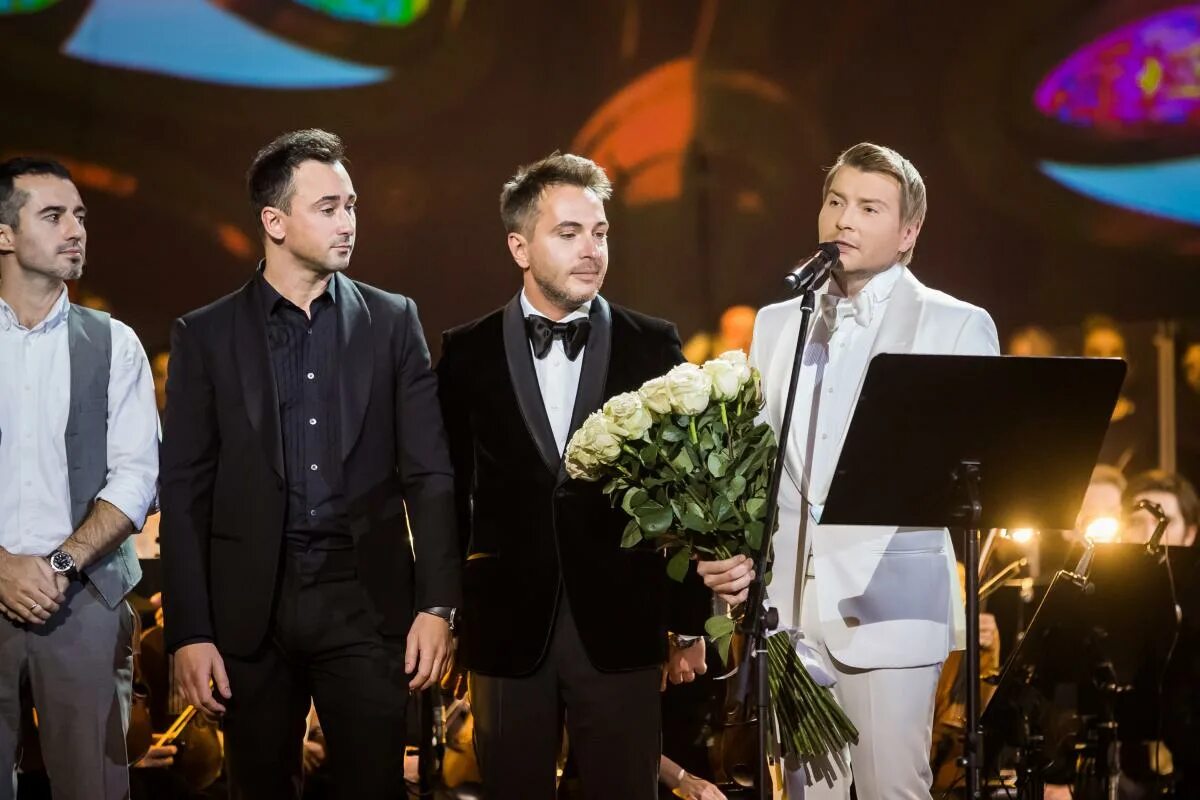 Басков концерт верую. Басков верую слушать. Николай басков верую. Николай басков верую альбом. Басков 2018.