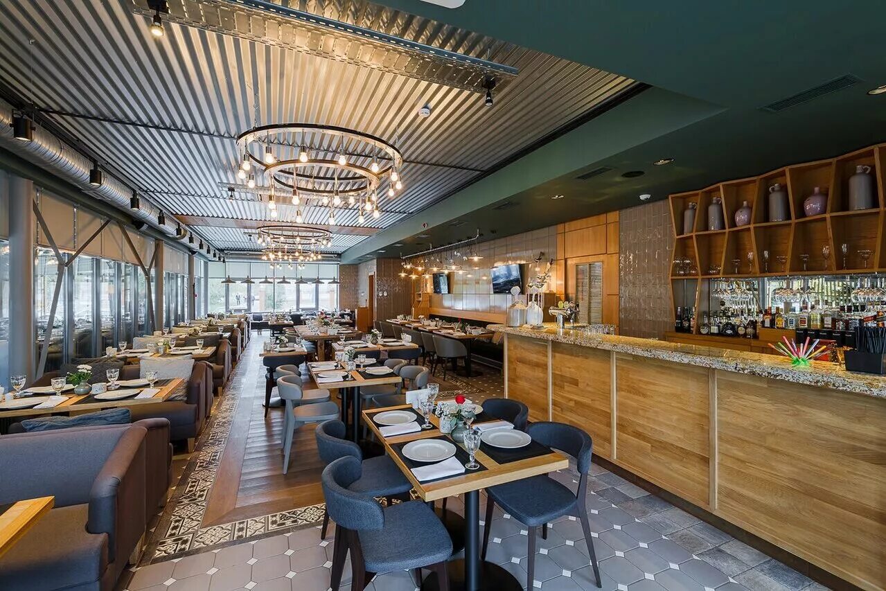 кафе хинкальная достоевского 53. ресторан ресторат казань. хинкальная 1 казань. ля фамилия казань ресторан на набережной. панорамный ресторан казань.