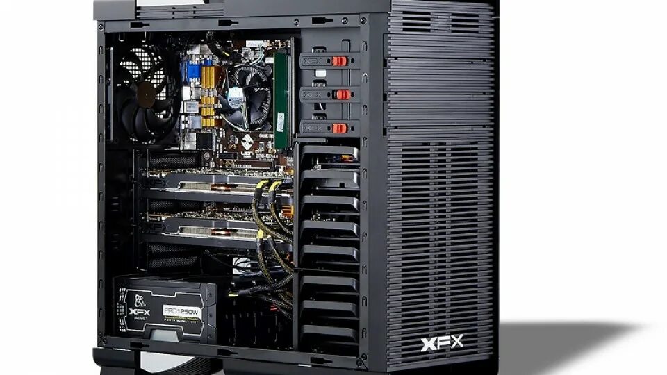 Компьютер start. XFX RX 590 три кулера. Bravo компьютеры. Корпус Bravo. XFX корпус.