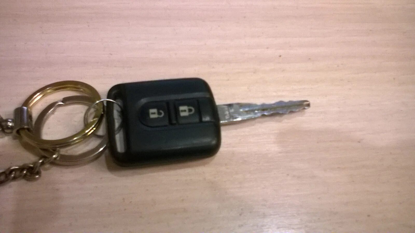 Ниссан Альмера 2 ключи. Ключ Ниссан Альмера n16. Nissan Almera Classic ключ. Ключ Nissan Terrano 2.