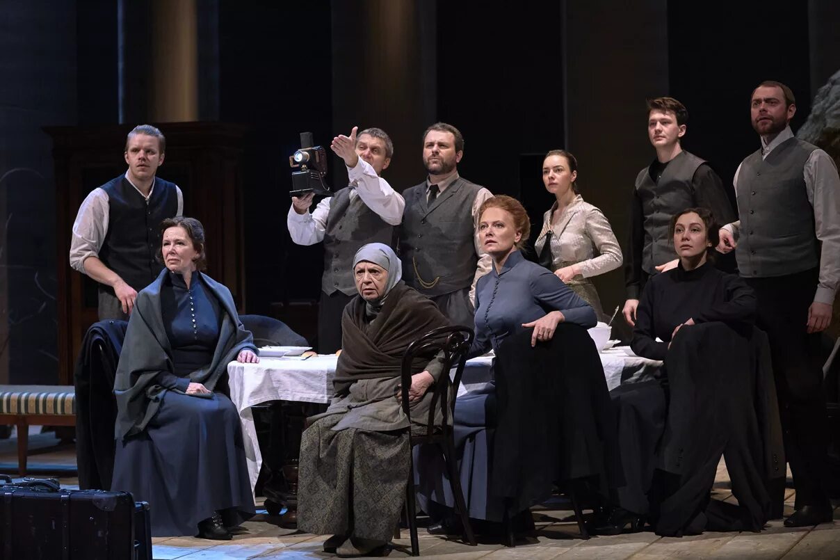 Труппа театра олега табакова. Театр им качалова. Труппа театра образцова. Театр им качалова казань артисты. Труппа спектакля.