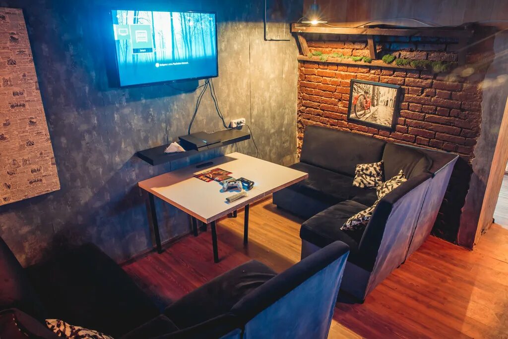 Гранж бар. Бар олд гранж москва. Гранж бар. Стиль гранж в интерьере кафе. Интерьер кофейни в стиле гранж.