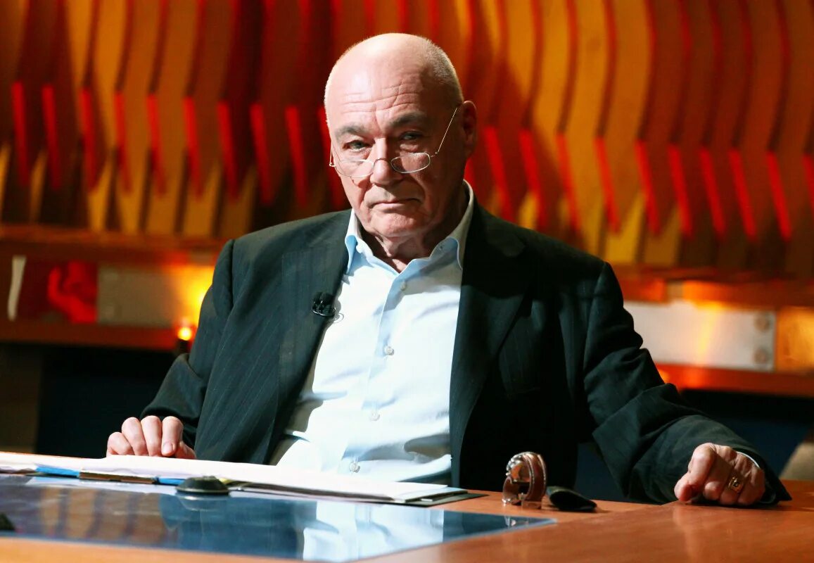 Владимир познер. Познер интервью последнее. Познер телепередача. Познер телепередача кадры. Владимир познер.