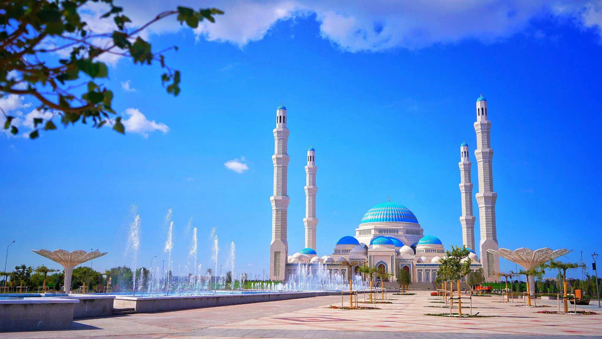 Астана самая большая мечеть. Бас мешіт Астана. Центральная мечеть (Астана). Новая мечеть в Астане. Мечеть в Астане самая большая.