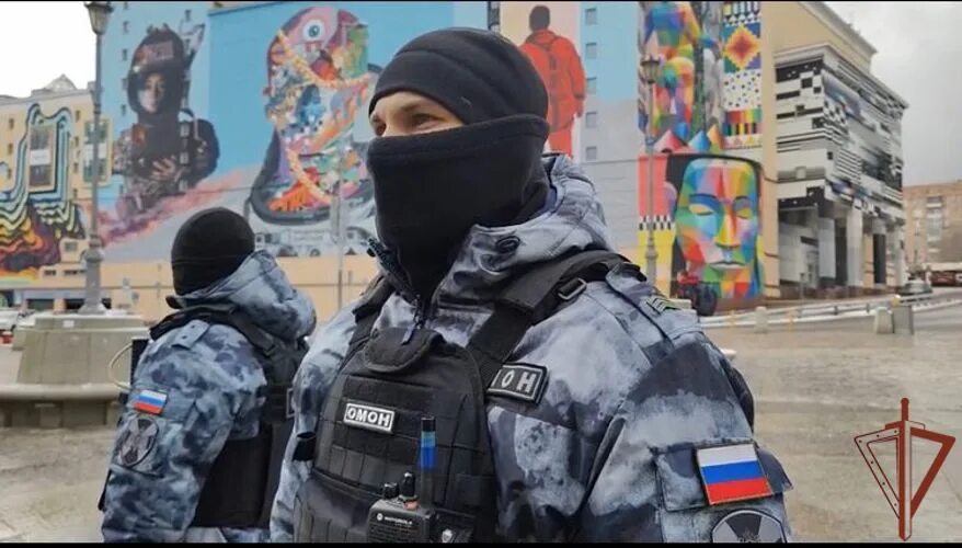 Омон меч на транспорте. Водолазы росгвардии. Омон меч на транспорте. Омон меч на транспорте. Водолазы росгвардии в москве.