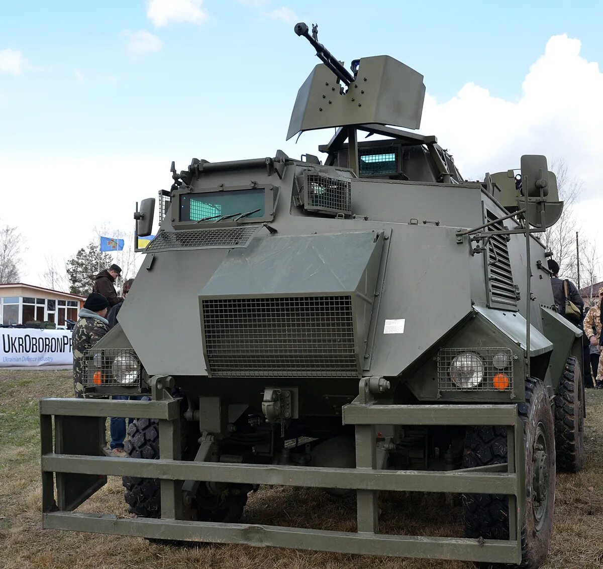 Новейшая техника украины. Бтр-60м хорунжий. Бтр отаман 8x8. Бтр 4е ирак. Вооружение украины.