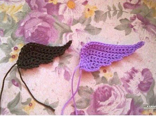 крылья крючком для игрушек. вязаные крылышки для ангела. как связать крылья крючком схема. крылья птицы крючком. крылья ангела крючком.