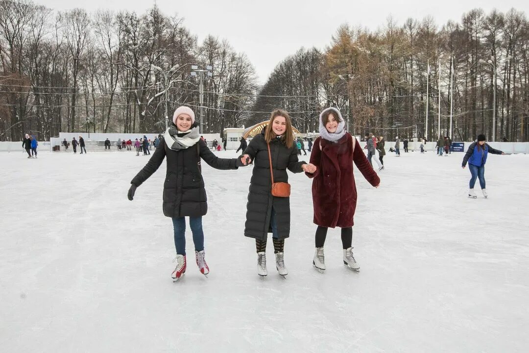 Катки москвы бесплатные с прокатом коньков 2024. Парк пресня каток. Каток в парке останкино. Каток вднх, москва. Катки москвы бесплатные с прокатом коньков 2024.