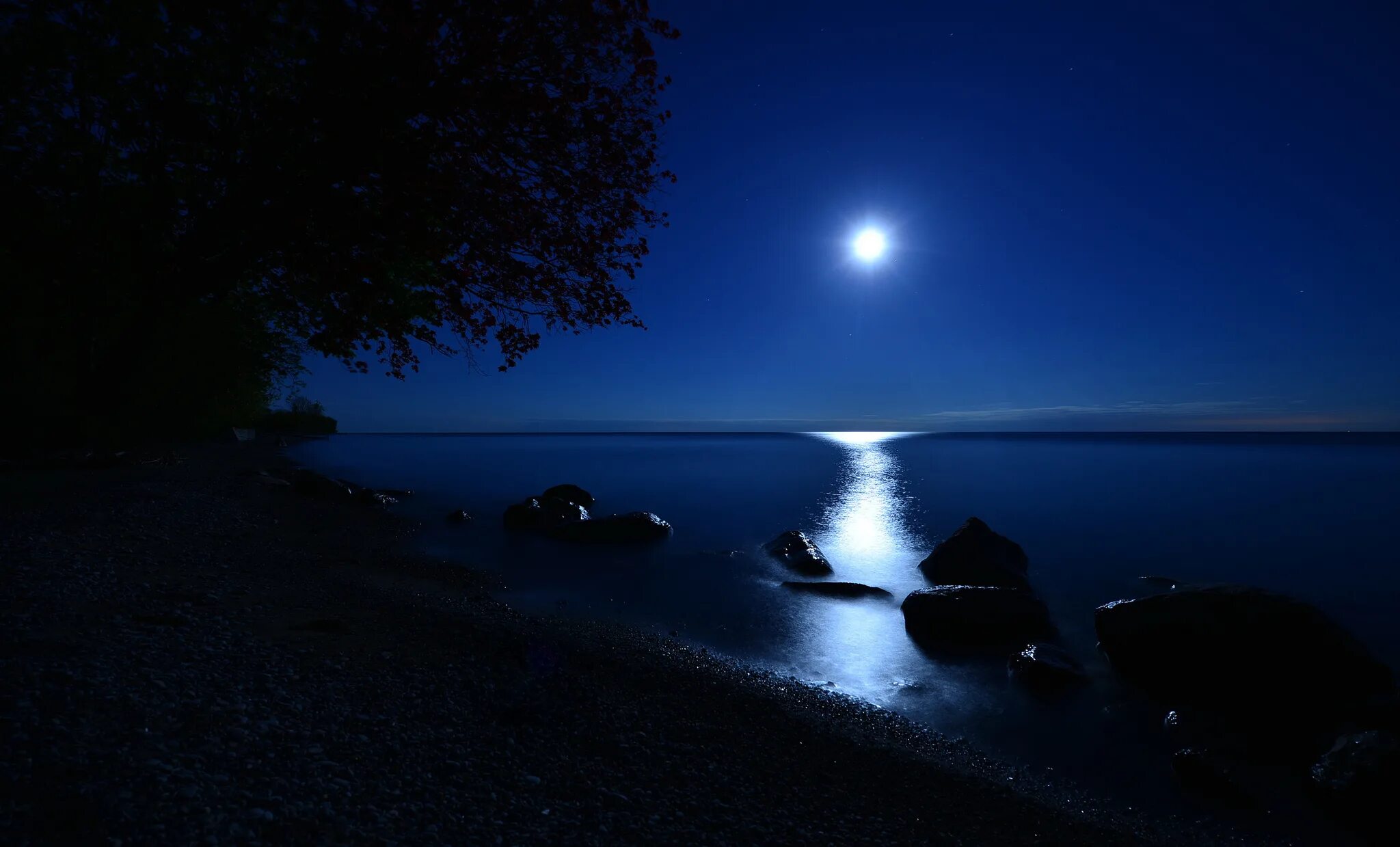 Ночь придает. Ночное море. ночной пейзаж. ночь в море. лунная ночь.