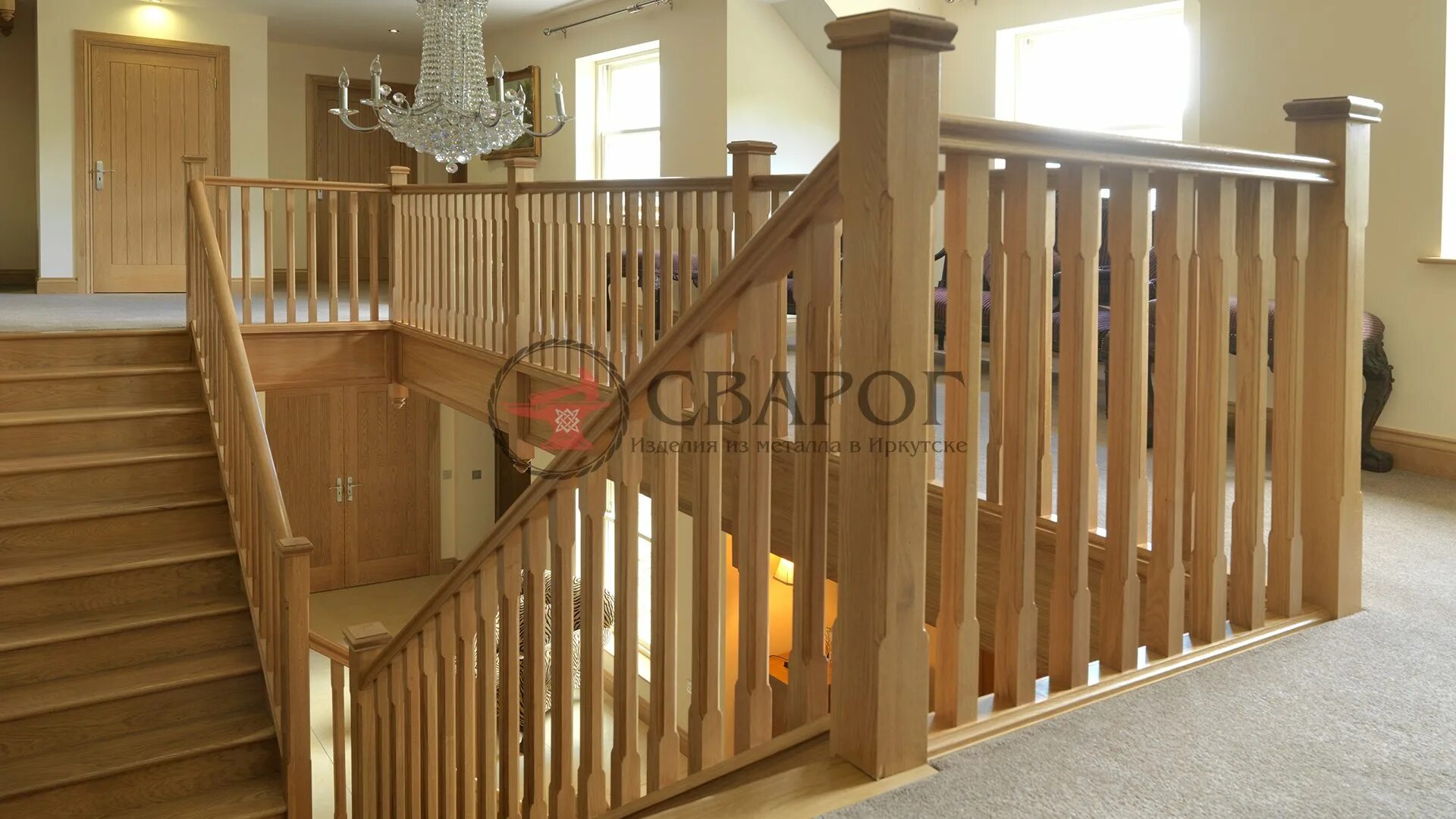 Лестница в деревянном домедом. Ограждение с балясинами. Ограждение для лестницы из дерева. Ограждение для лестницы из дерева. Деревянные ограждения для лестниц.