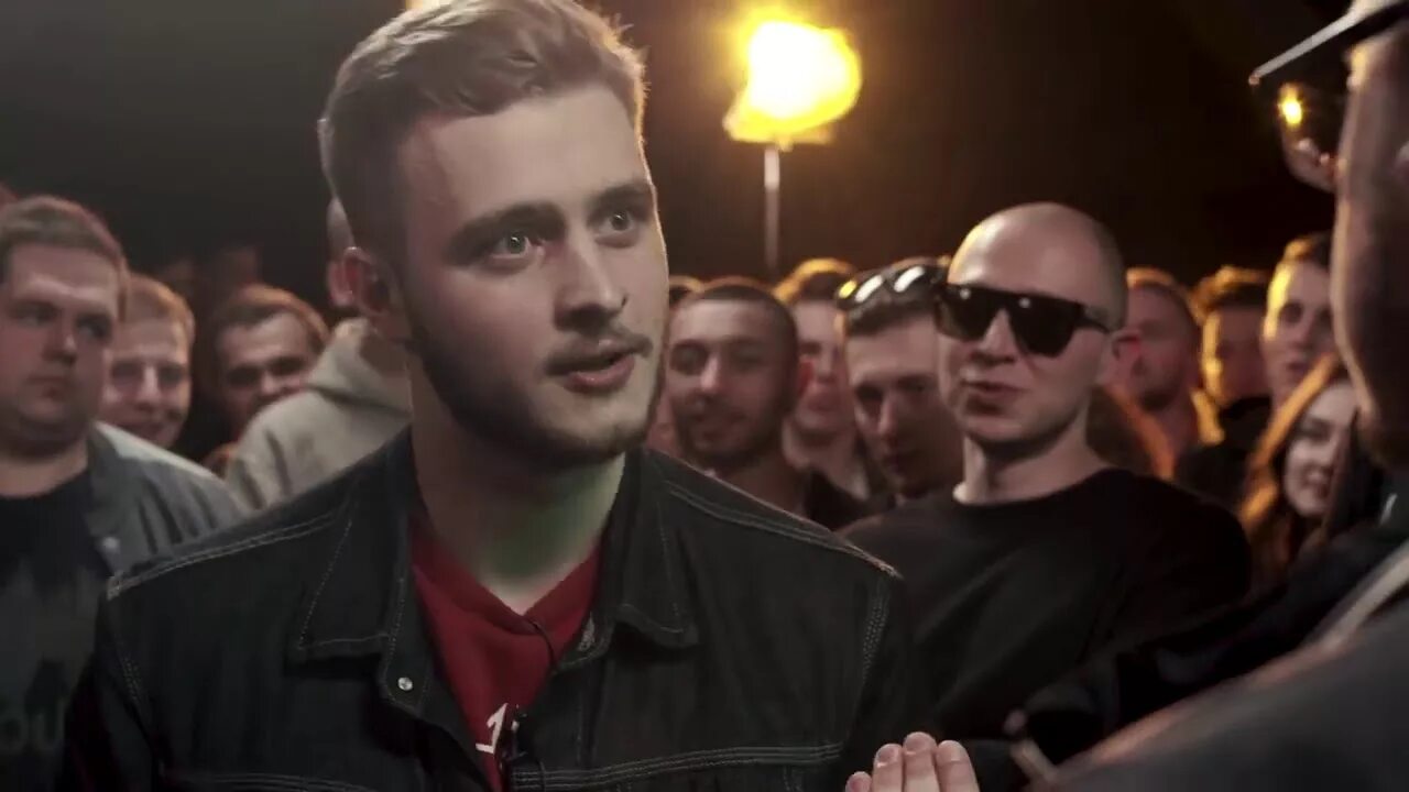 Сойер версус. Крылья мотивации. Летай против. Летай против. Сокол сокол высоко высоко.