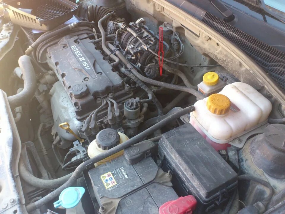 Течь прокладки клапанной крышки - Chevrolet Aveo 5-door (1G), 1,4 л, 2007 года с