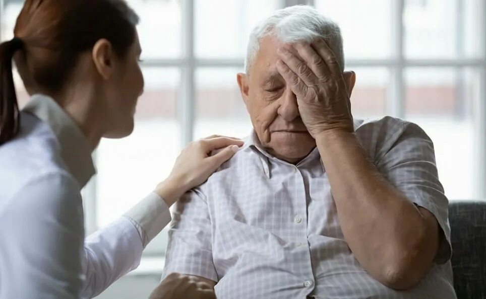 Энцефалопатия пожилых людей симптомы. Старческая астения лекарства. Пожилой пациент с астенией. Энцефалопатия у пожилых. Энцефалопатия у Стариков.