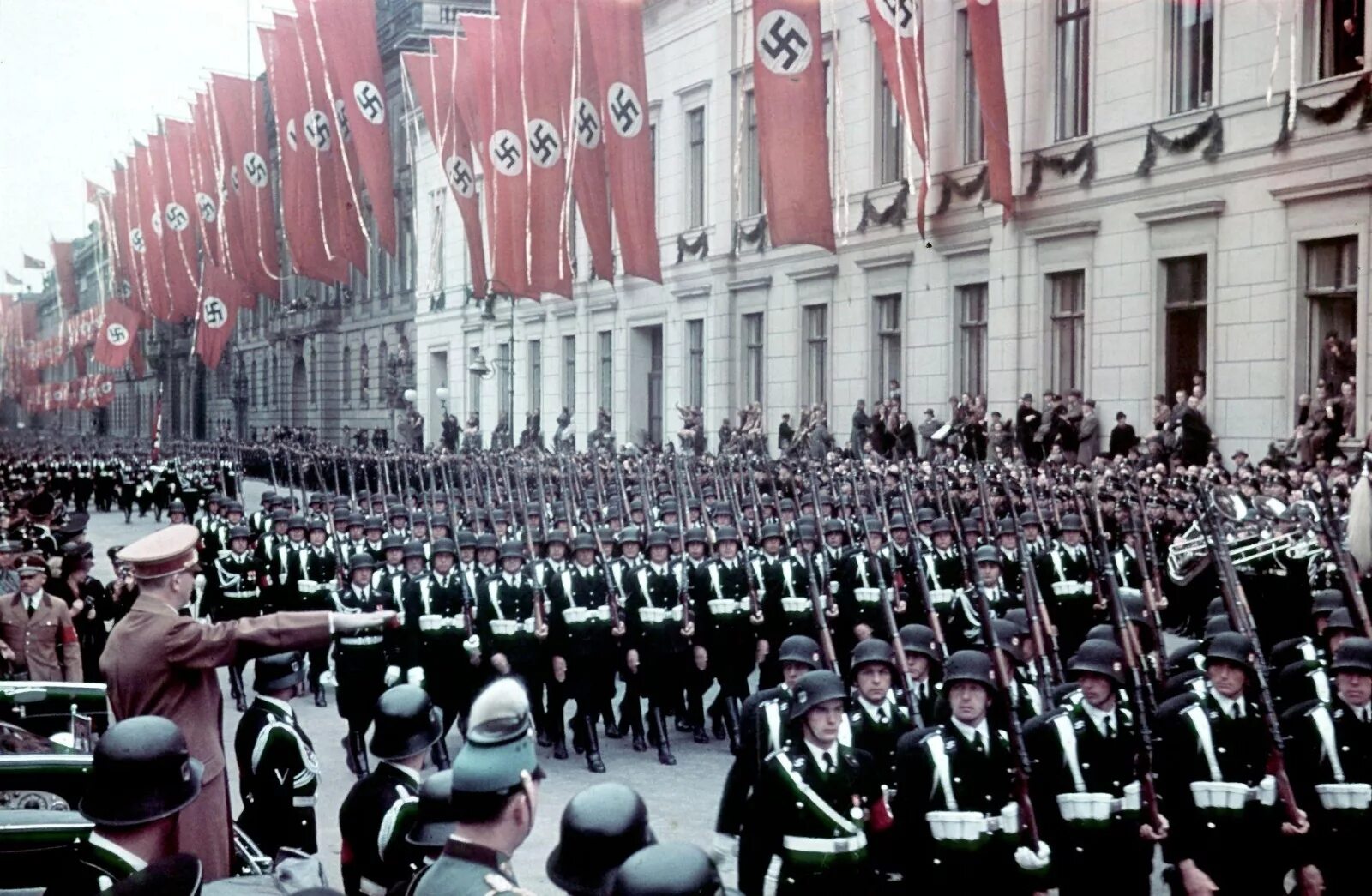 Фашистская германия парад. Германия 3 Рейх. Третий Рейх Берлин 1939. Вермахт в Германии парад.