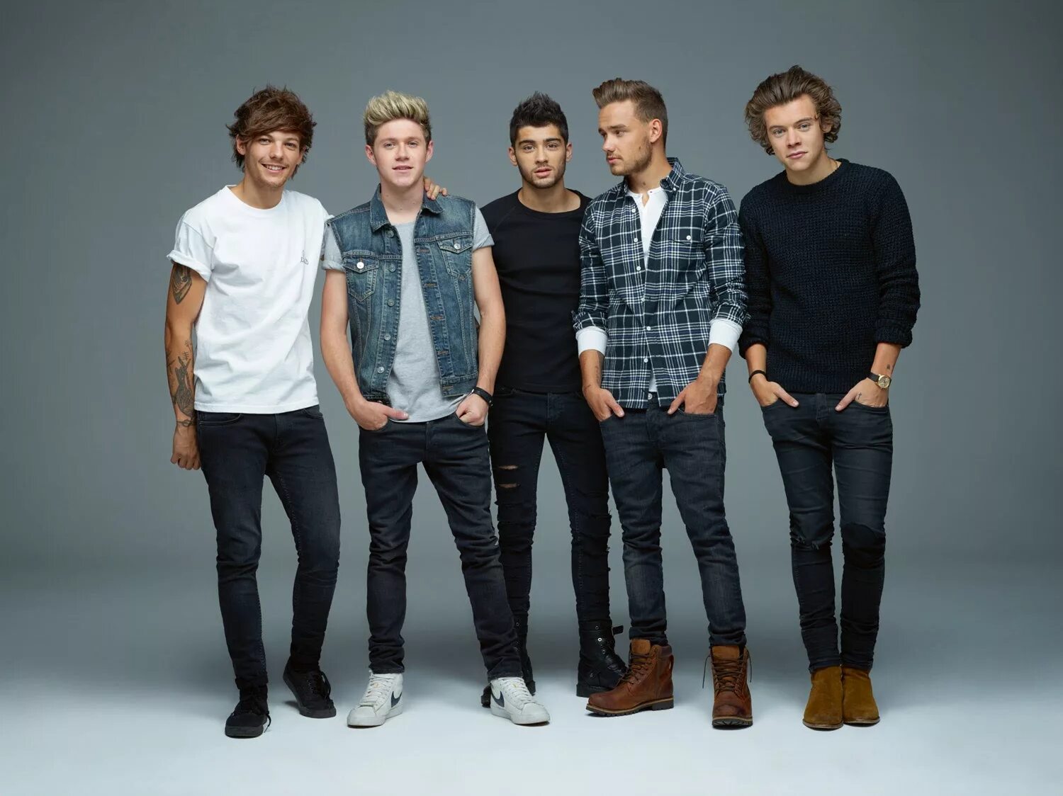 Молодежная зарубежная песня. One Direction. Ван директион группа. Группа one Direction 2015. Группа one Direction 2021.