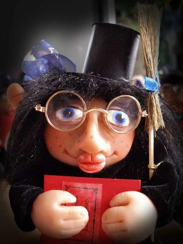 Puppet dreams. Костюм сказочника. Костюм сказительницы. Суфлер с куклой. Планшетная кукла волшебник.