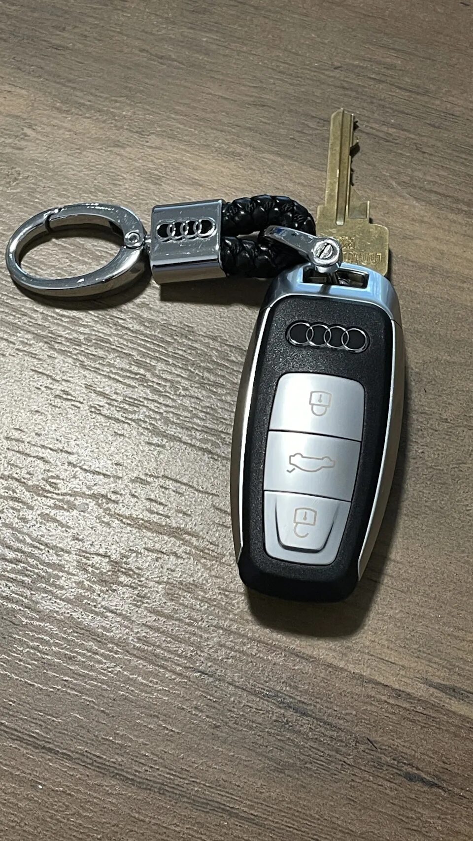 Ключи ауди купить. Ключ Audi a3. Ключ Ауди 2022. Новый ключ Ауди 2023. Ключ Ауди 200.