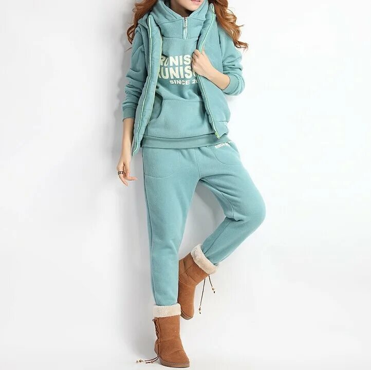 спортивные костюмы женские осень. спортивный костюм женский. спортивный костюм женский. спортивные костюмы женские осень. женщина в спортивном костюме.