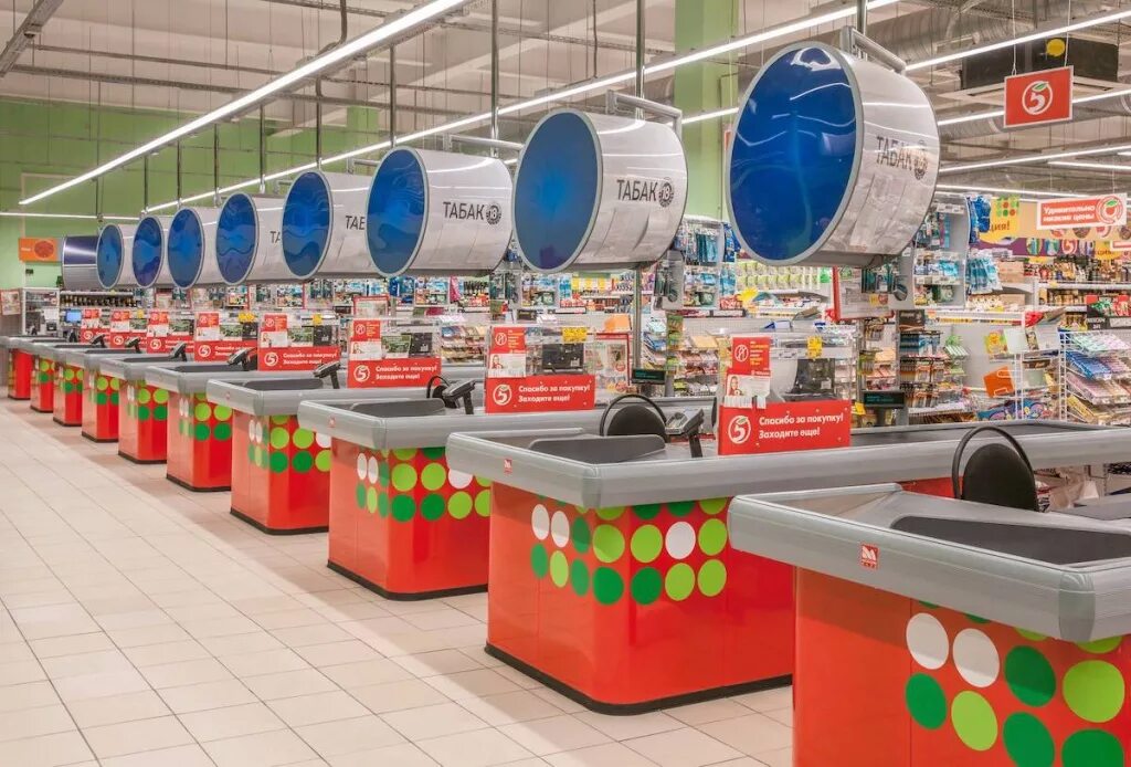 Магазин внутри касса. Касса в магазине пятерочка. торговый зал магазина пятерочка. оборудование пятерочки. пятерочка внутри касса.