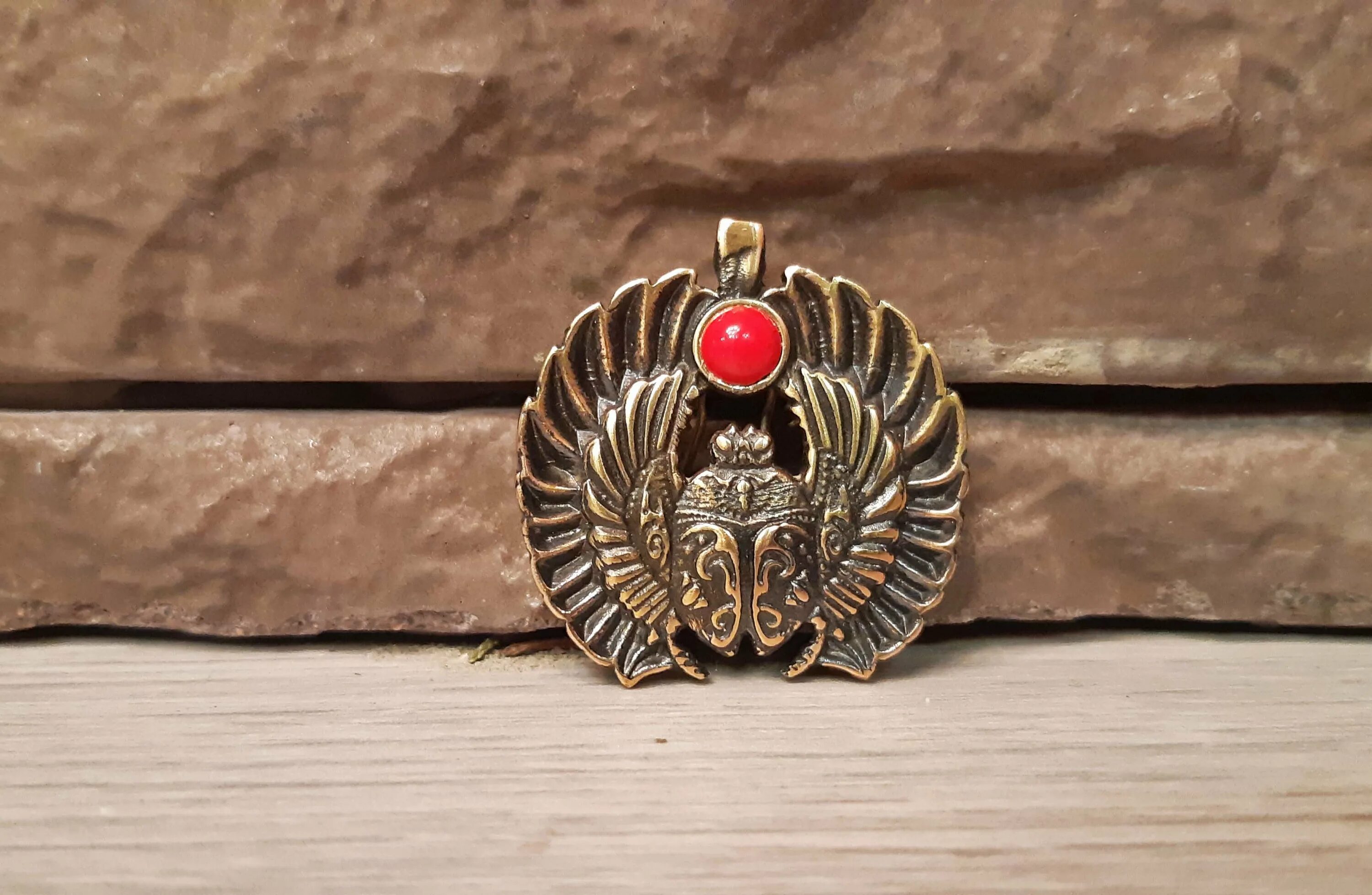 скарабеи талисман египет. амулет жук скарабей древний египет. жук скарабей амулет. жук скарабей значение талисмана. символ жука скарабея обозначает.