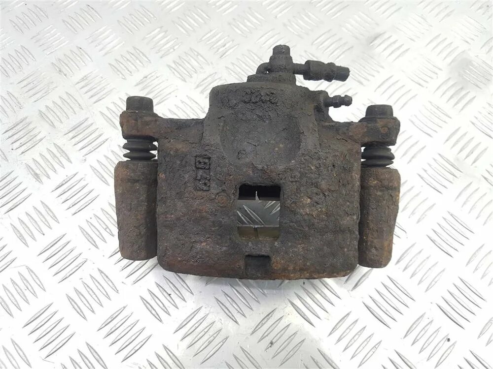 Суппорт фронтера спорт. Суппорт фронтера. 2. Направляющая переднего суппорта опель фронтера а 1998 г. Суппорт фронтера.