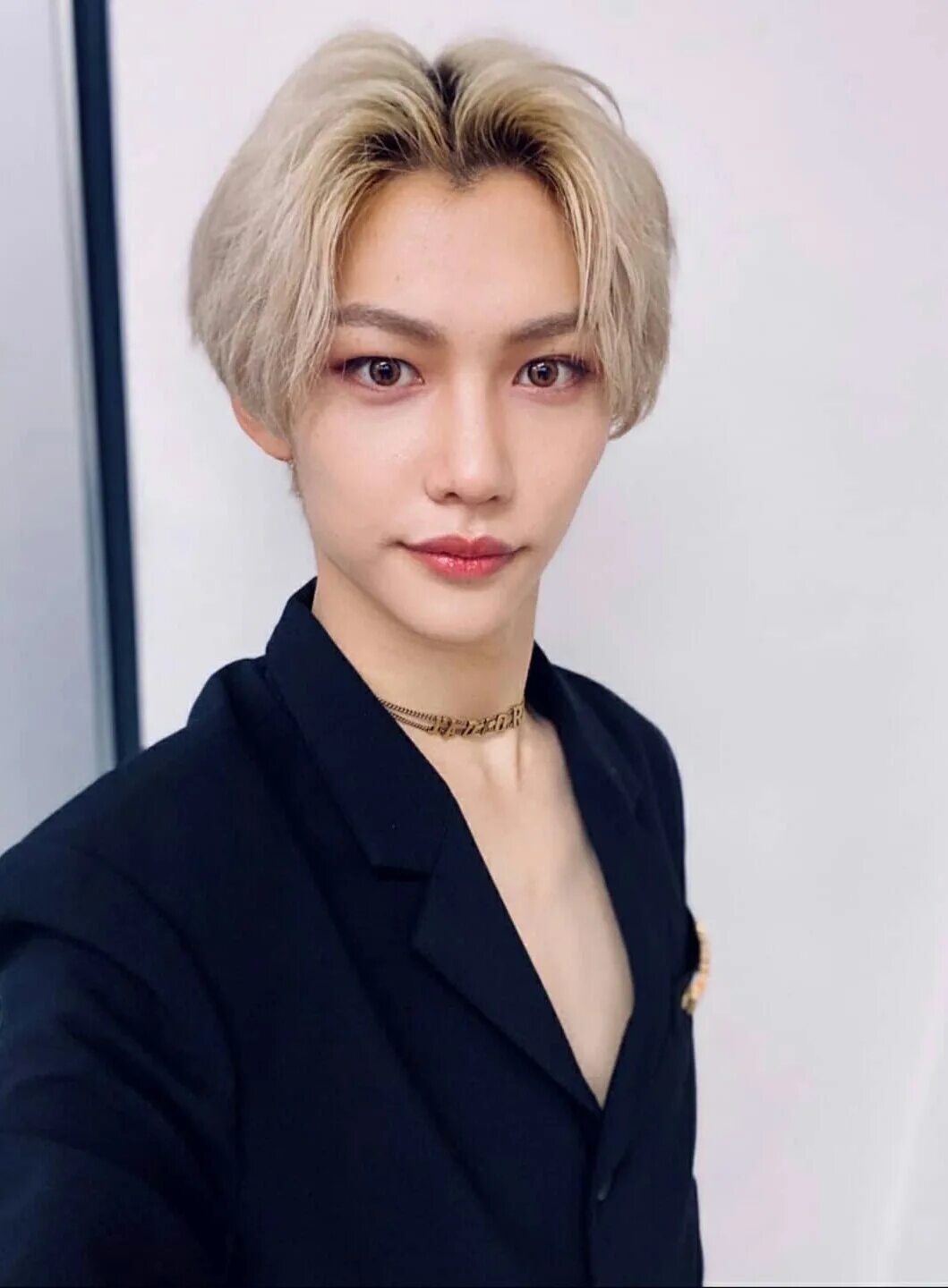 как называется прическа феликса из stray kids. как называется прическа феликса из stray kids. феликс stray kids. Lee felix маллет. феликс stray kids прическа.