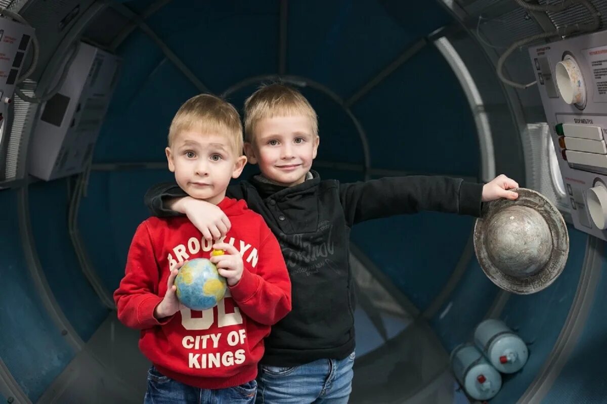 Хэппилон вегас на каширке. Киндерика королев. Куда сходить с детьми в санкт-петербурге. Куда с детьми королев. Куда с детьми королев.