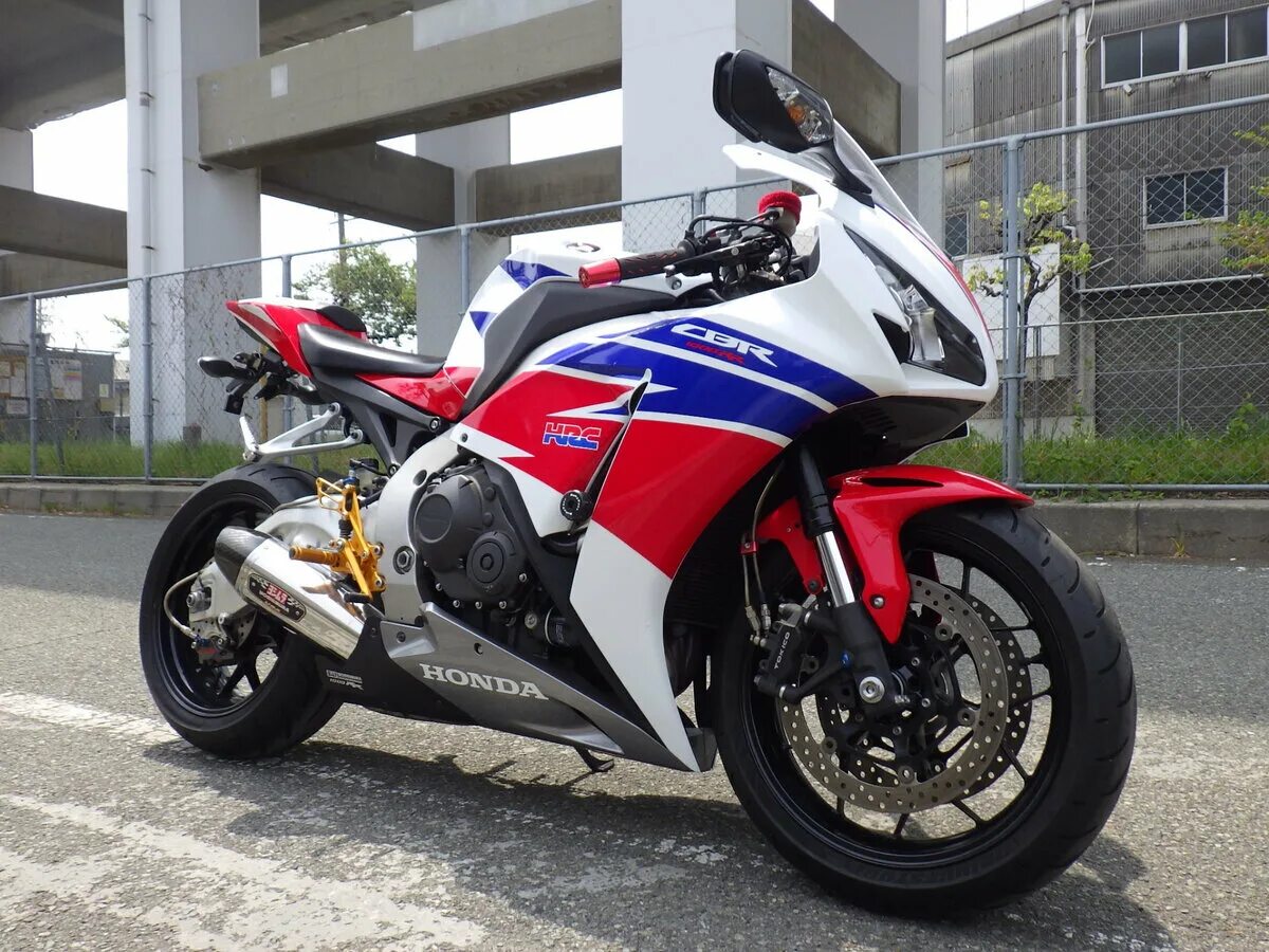 Купить хонду сбр 1000рр. Honda 1000rr Fireblade. Honda cbr1000rr Fireblade. Honda Fireblade 1000. Honda Fireblade 1000 RR 2012.