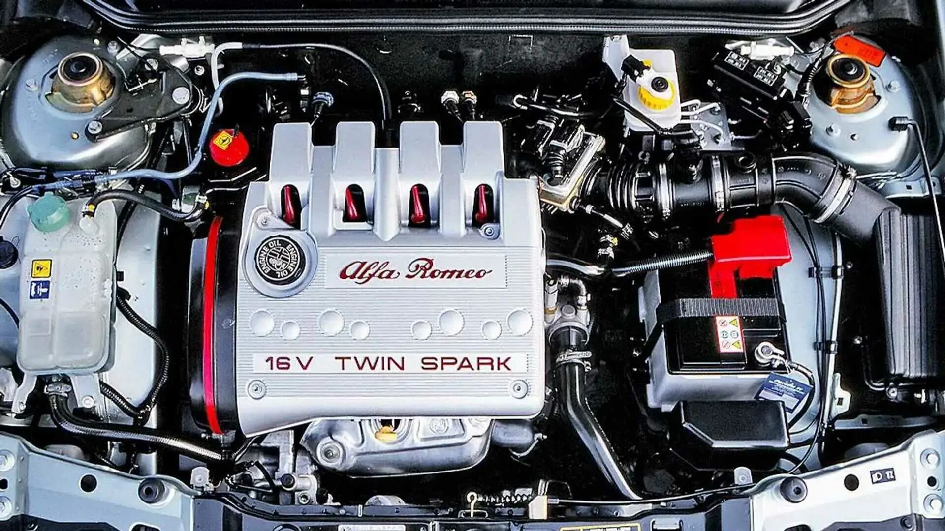 Альфа ромео твин спарк. Alfa Romeo Twin Spark 16v. Альфа Ромео 156 1.6 Твин Спарк. Двигатель Твин Спарк Альфа Ромео. Двигатель Альфа Ромео 156 2.0.