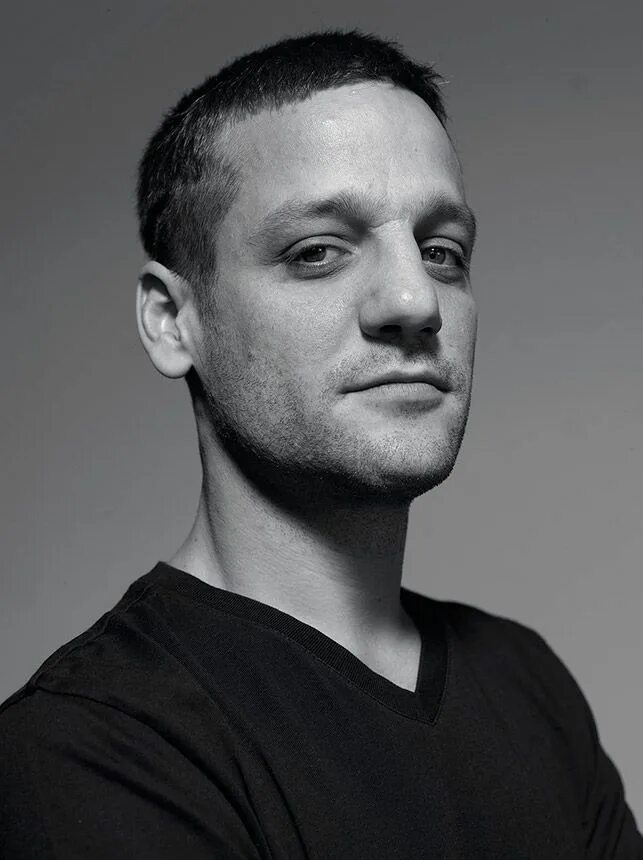 Родриго де ла серна аргентинский актёр. Актер де ла. Кристиан де ла фуэнте 2022. Родриго де ла серна. Актер де ла.