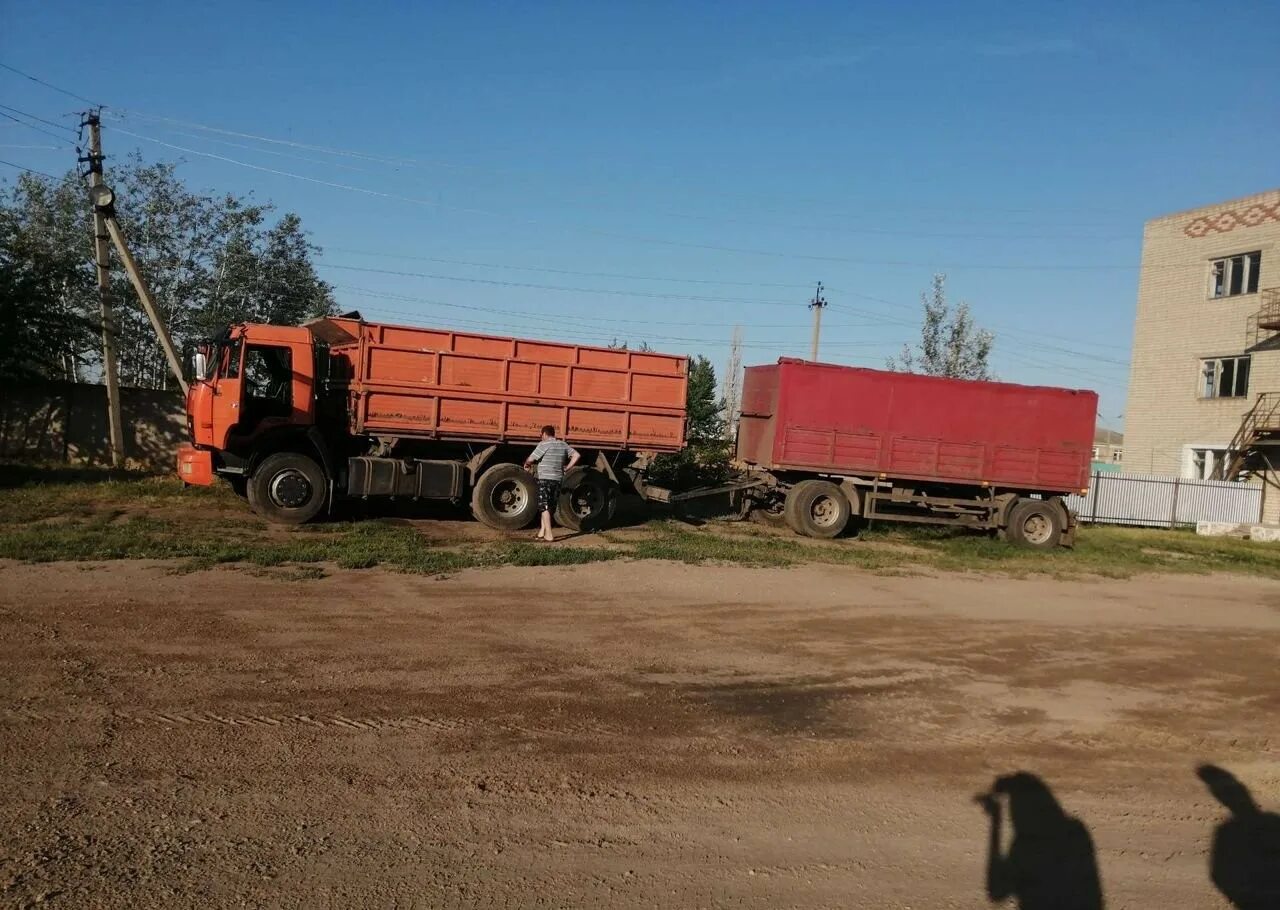 Камаз 65115 зерновоз 2021. Работа зерновозам курская область. Работа зерновозам курская область. Маз колос самосвал. Полуприцеп зерновоз maral — mrl 3 - tr 3.