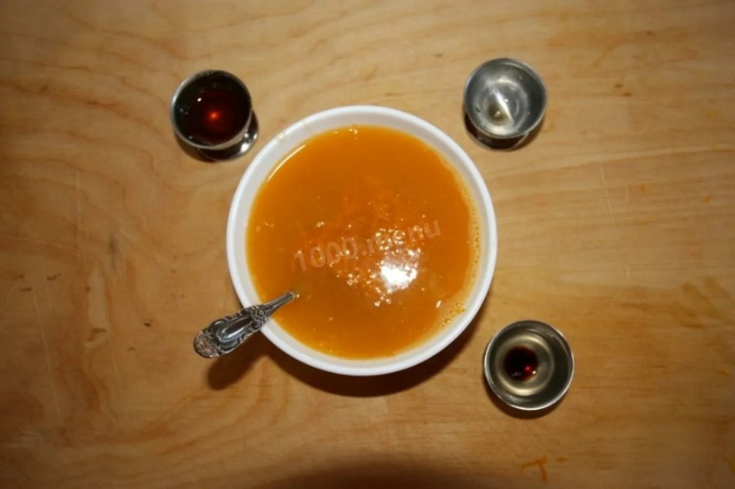 Соевый соус 1 столовая ложка. Соевый соус и апельсиновый сок. 1 Ст ложка это соевого соуса. Смешайте мед и соевый соус. Ложка под коньяк большая.
