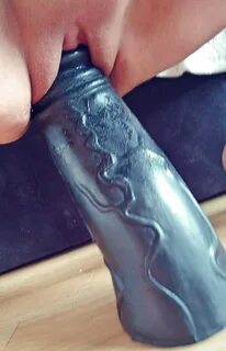 1.4 inches black dildo in pussy