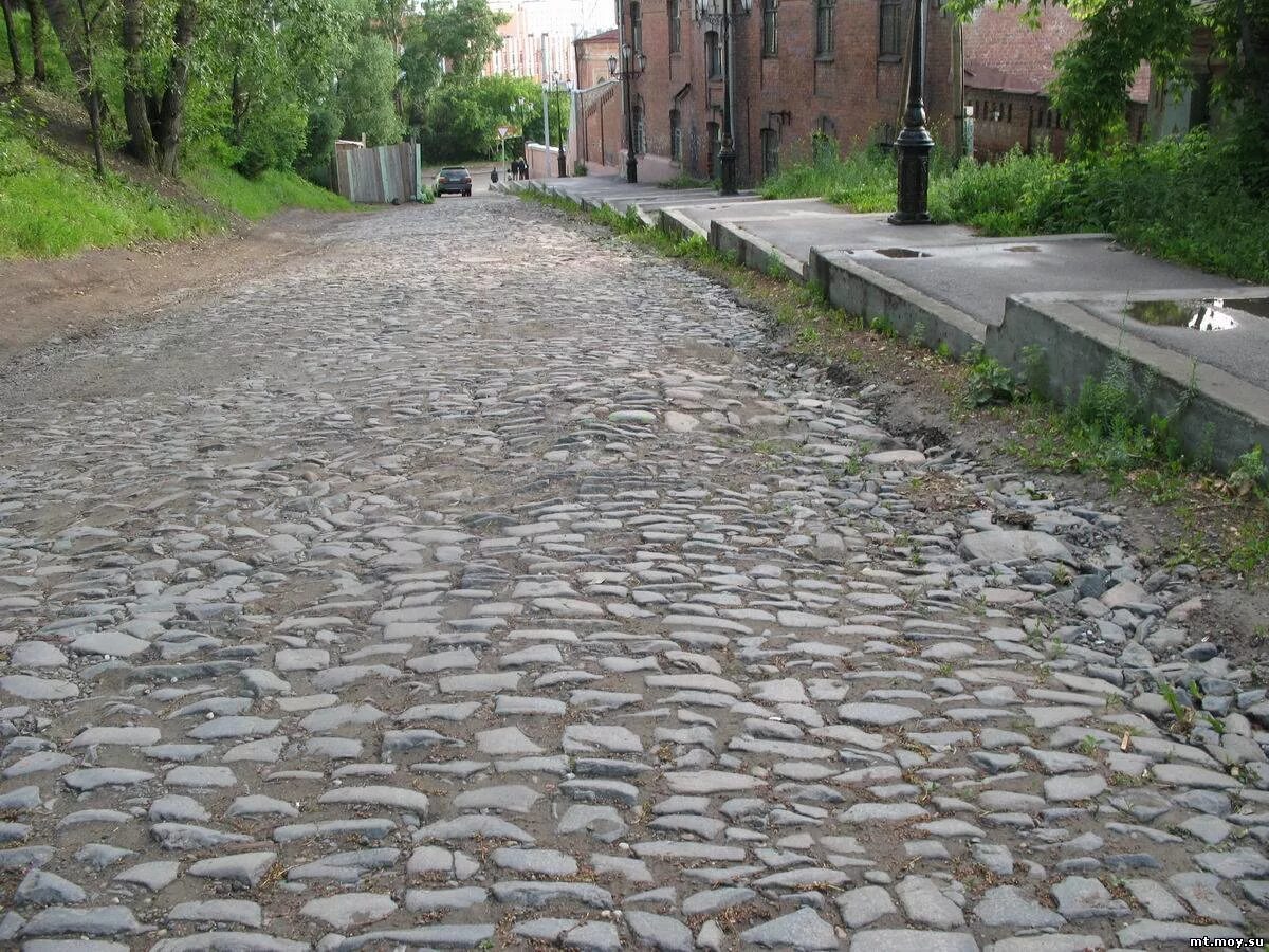 Как выглядит мостовая. Булыжная мостовая томск. булыжная мостовая бакунина томск. каменная булыжная дорога калининград. булыжная мостовая санкт петербург.