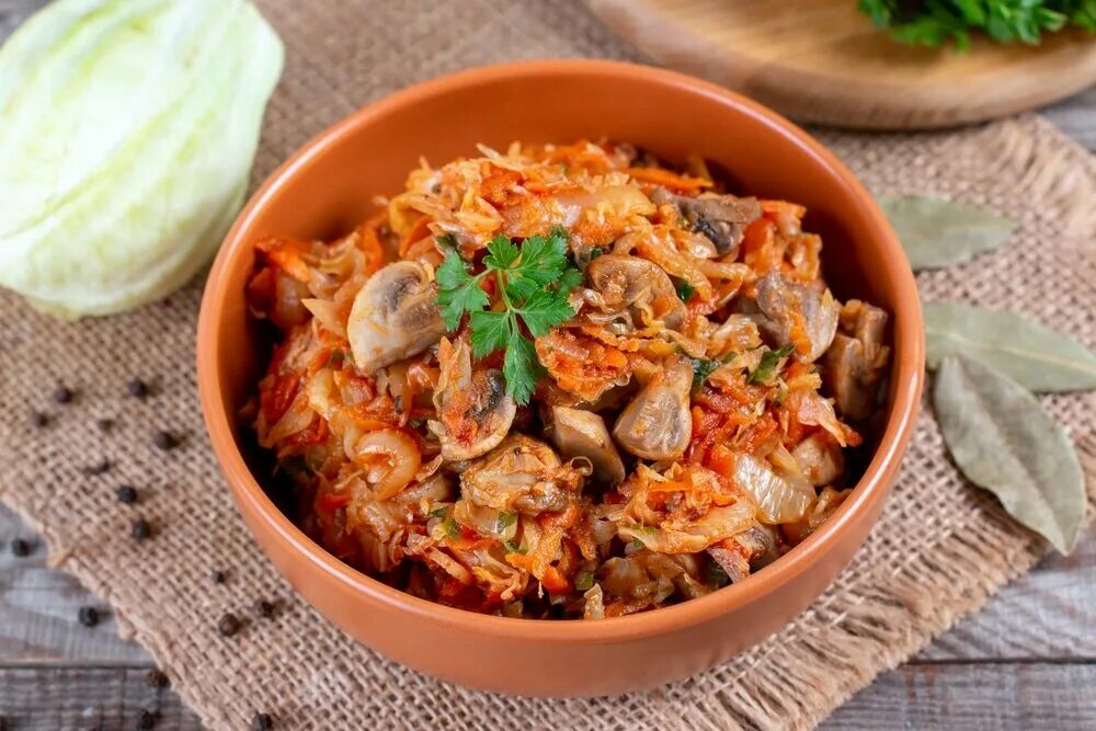 Как правильно тушить капусту с мясом
