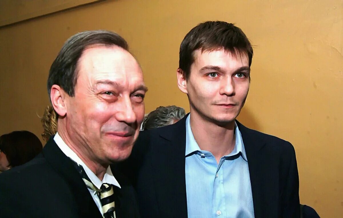 Чей сын актер. Филипп и олег янковский. филипп янковский. сын олега янковского. сын олега янковского филипп.
