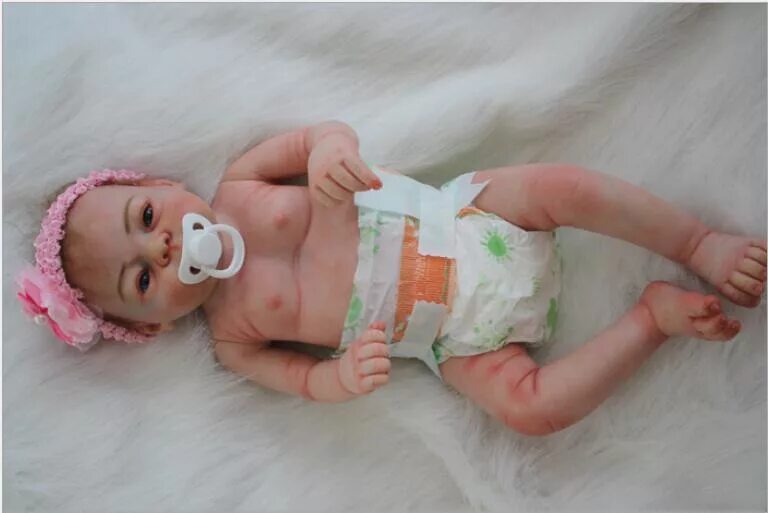 Кукла силиконовый реборн npk. Китайские реборны. Силиконовая кукла беби борн. Npk doll реборн. Кукла реборн ziyiui.