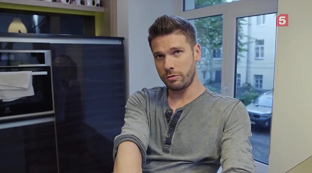 Двенадцать часов фильм 2019. Дмитрий ратомский 2020. Webrip avc by серый1779 files x. Files-x. Webrip avc by серый1779 files x.