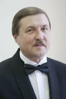 Чем отличается заслуженный артист от народного