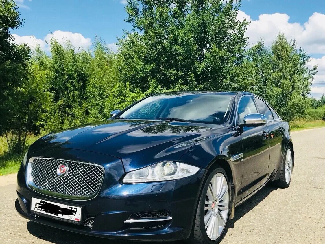 Машина ягуар страна производитель. Jaguar XJ 2014. Jaguar XJ x351. Ягуар XJ 2014 года. Jaguar XJ x351 голубой.