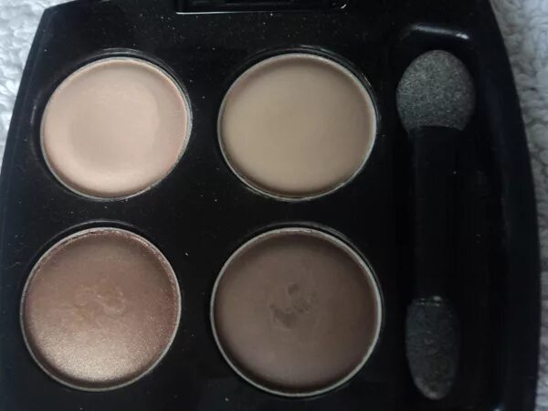 Renew button. Тени hojo button. Эйвон тени 2022. Pet index button. Армани.