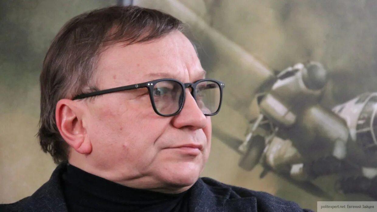 Угольников пародии. Игорь угольников военфильм. студия военфильм игоря угольникова. игорь угольников с братом. игорь угольников сыграл президента.