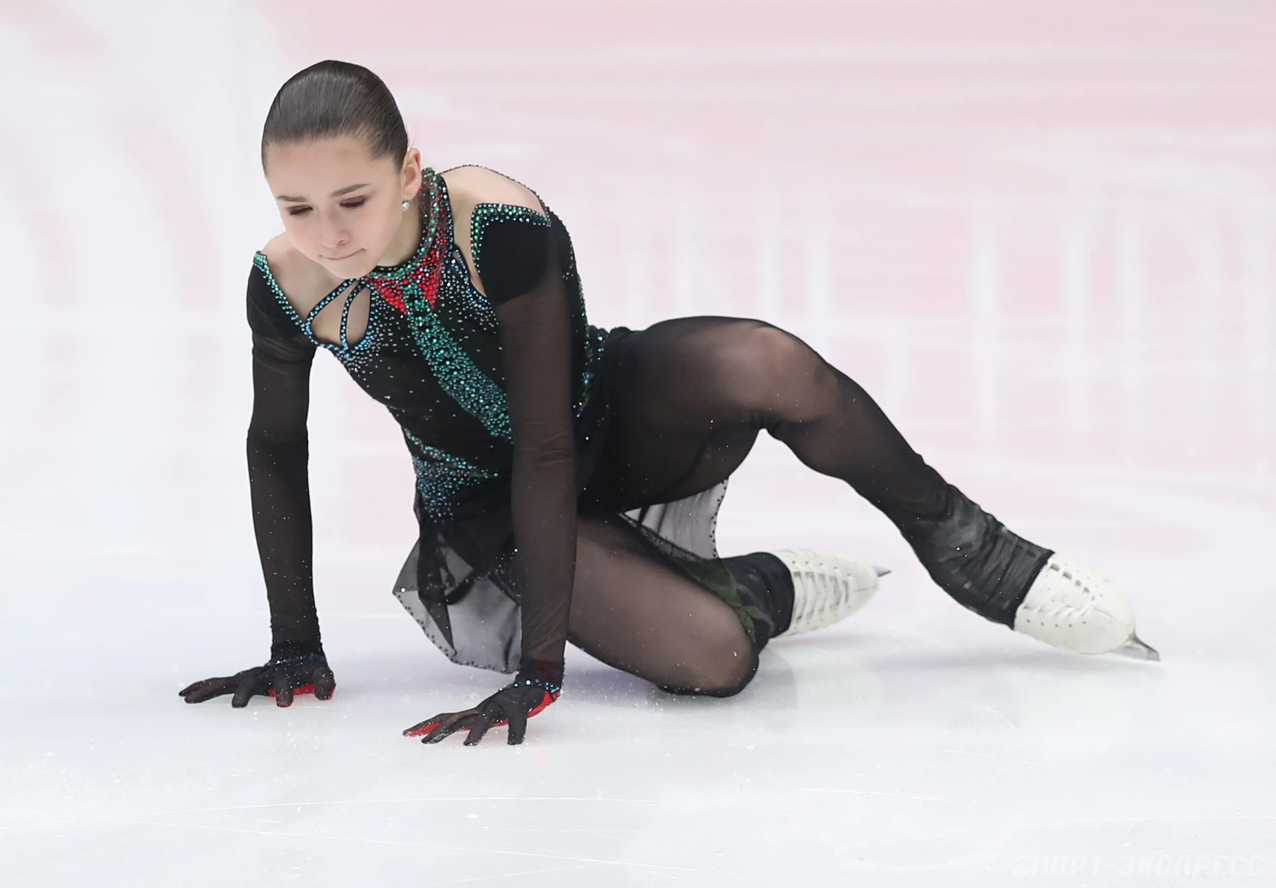 камила валиева в колготках. камила валиева 22. камила валиева произвольная программа 2022. камила валиева фигурное катание. фигуристка щербакова анна лед олимпиада 2022.