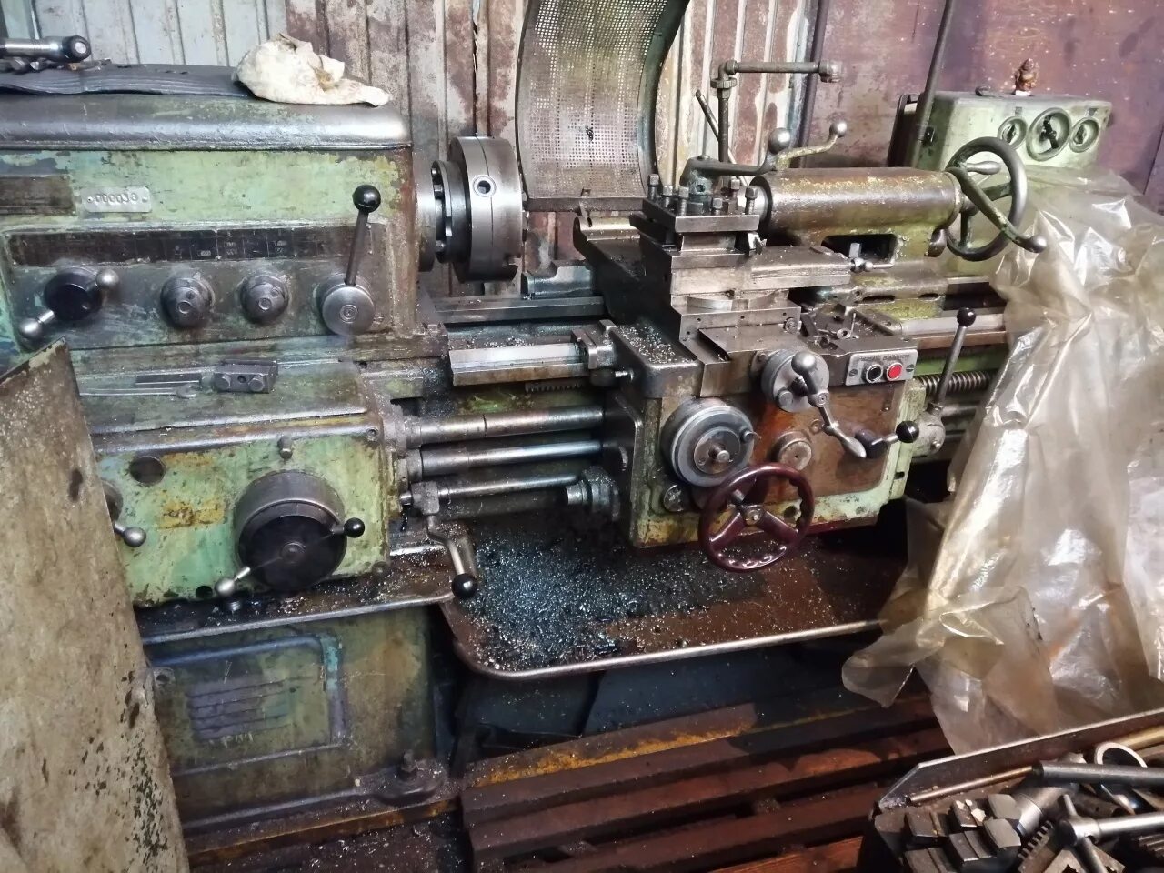 Токарный 1м62. 1к62 токарный станок. 1к62 токарный станок. Станок 1к62д. Токарный станок по металлу 1к62.